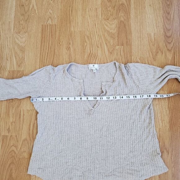 Socialite Thermal Henley Top Size XS in Oatmeal - Picture 8 of 10